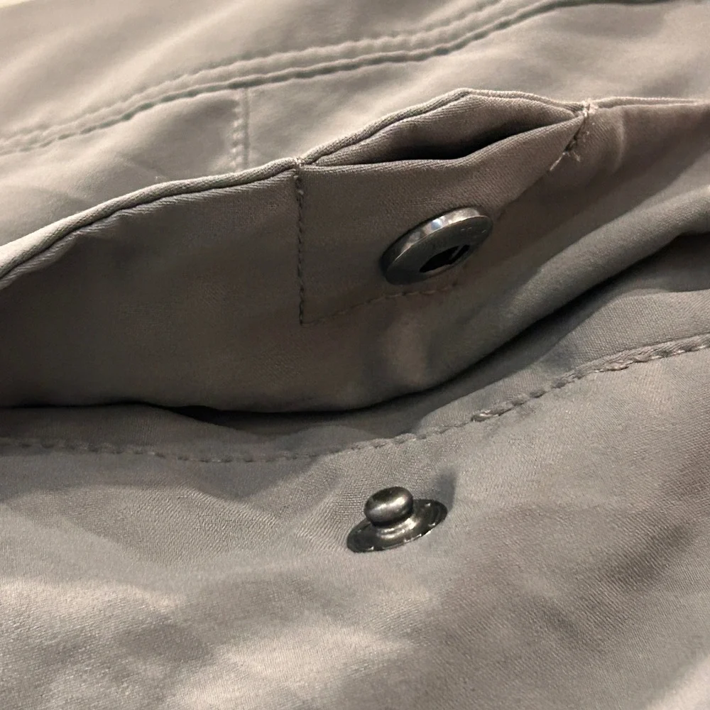 Duluth Trading Co Armachillo Gray Utility Hiking Cargo Pants Womens 12x31